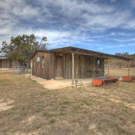 Ohana Ranch Cabin - 12 Minutes To Historic Main St Fredericksburg Ngoại thất bức ảnh