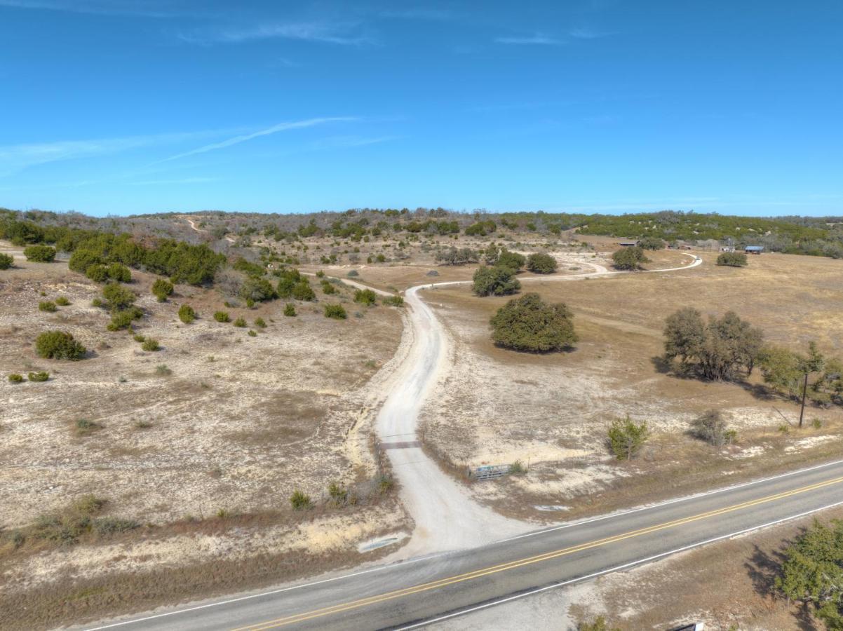Ohana Ranch Cabin - 12 Minutes To Historic Main St Fredericksburg Ngoại thất bức ảnh