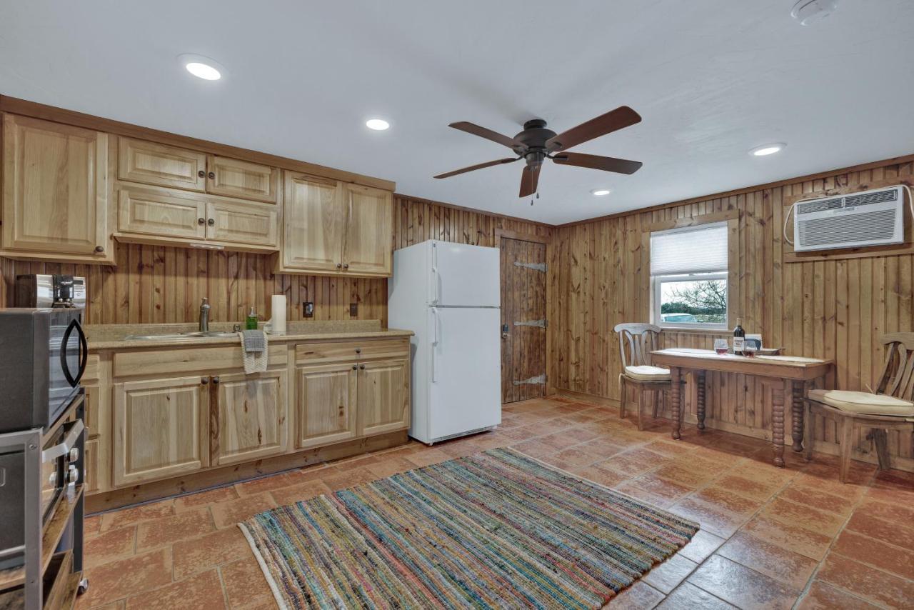 Ohana Ranch Cabin - 12 Minutes To Historic Main St Fredericksburg Ngoại thất bức ảnh