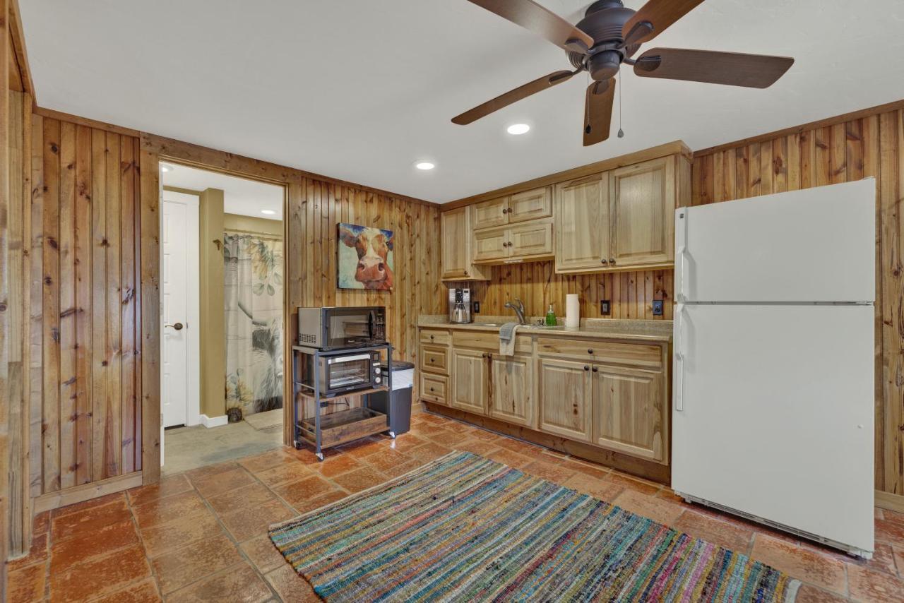 Ohana Ranch Cabin - 12 Minutes To Historic Main St Fredericksburg Ngoại thất bức ảnh