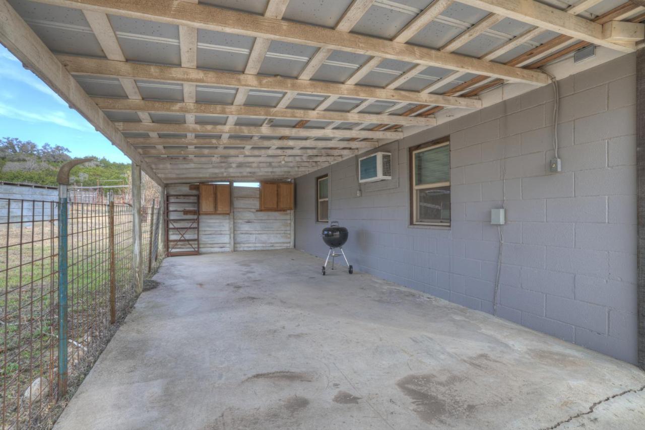 Ohana Ranch Cabin - 12 Minutes To Historic Main St Fredericksburg Ngoại thất bức ảnh