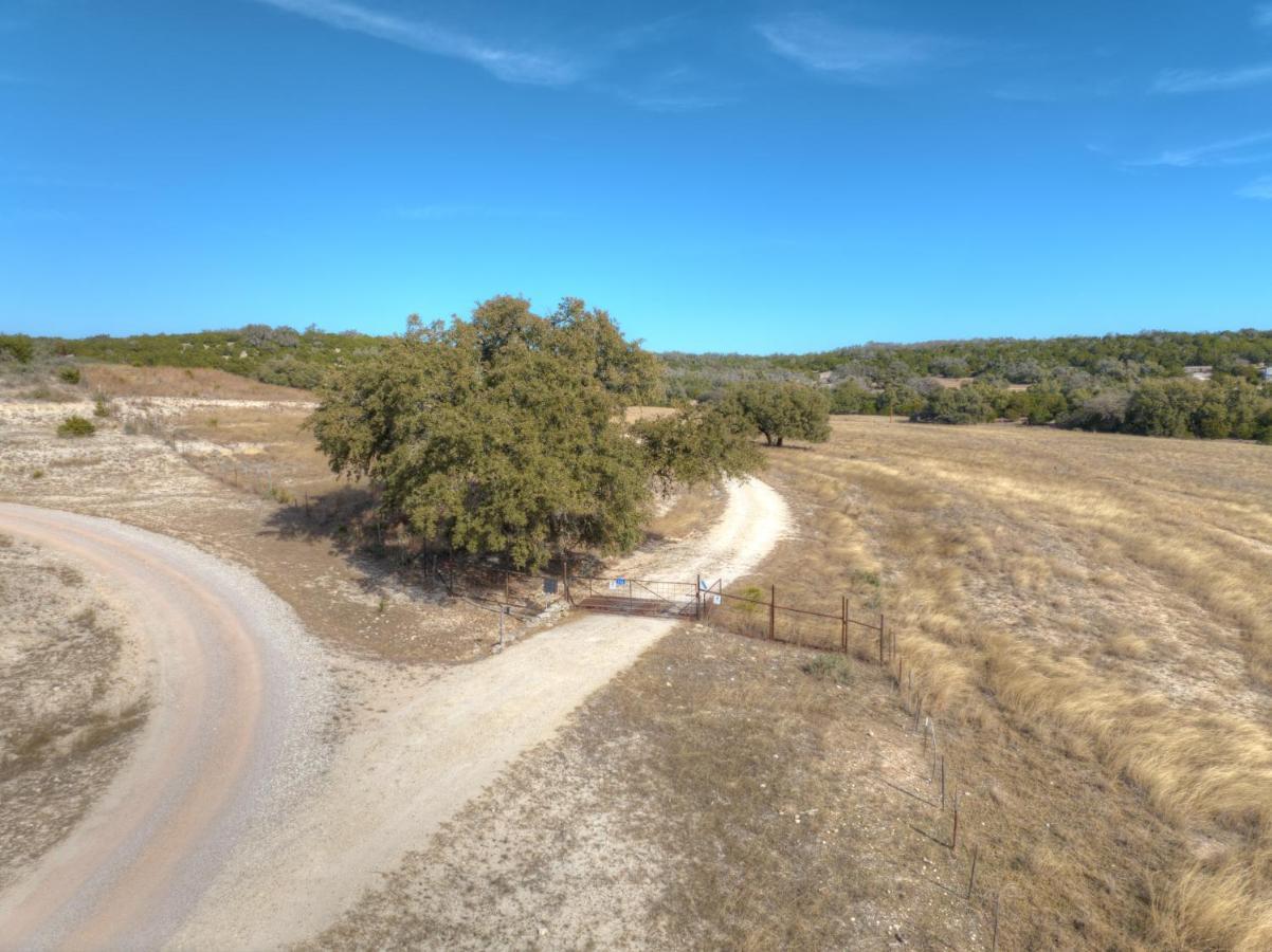 Ohana Ranch Cabin - 12 Minutes To Historic Main St Fredericksburg Ngoại thất bức ảnh